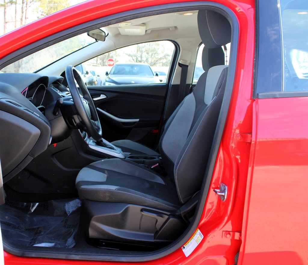 2012 Ford Focus SE photo