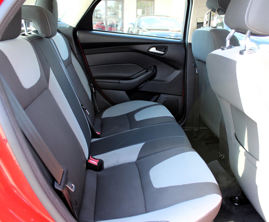 2012 Ford Focus SE photo