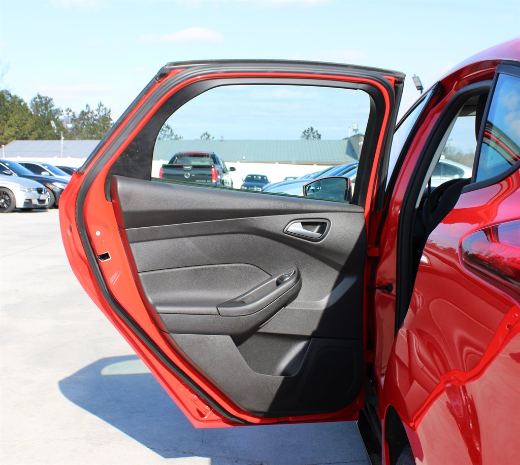 2012 Ford Focus SE photo