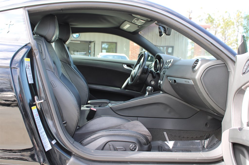 2010 Audi TT 2.0T quattro Premium Plus photo