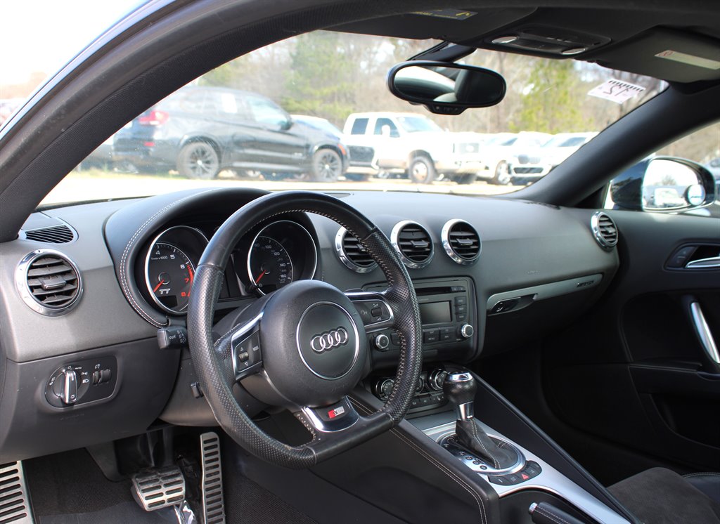 2010 Audi TT 2.0T quattro Premium Plus photo