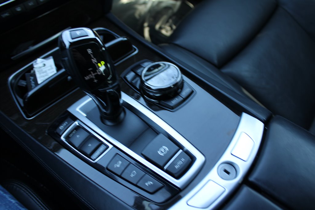 2015 BMW 7-Series 750lxi photo