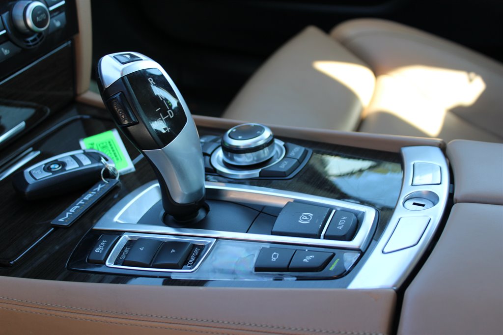 2009 BMW 7-Series 750Li photo
