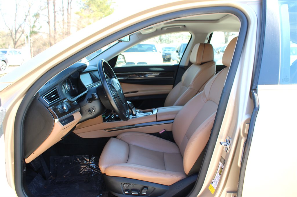 2009 BMW 7-Series 750Li photo