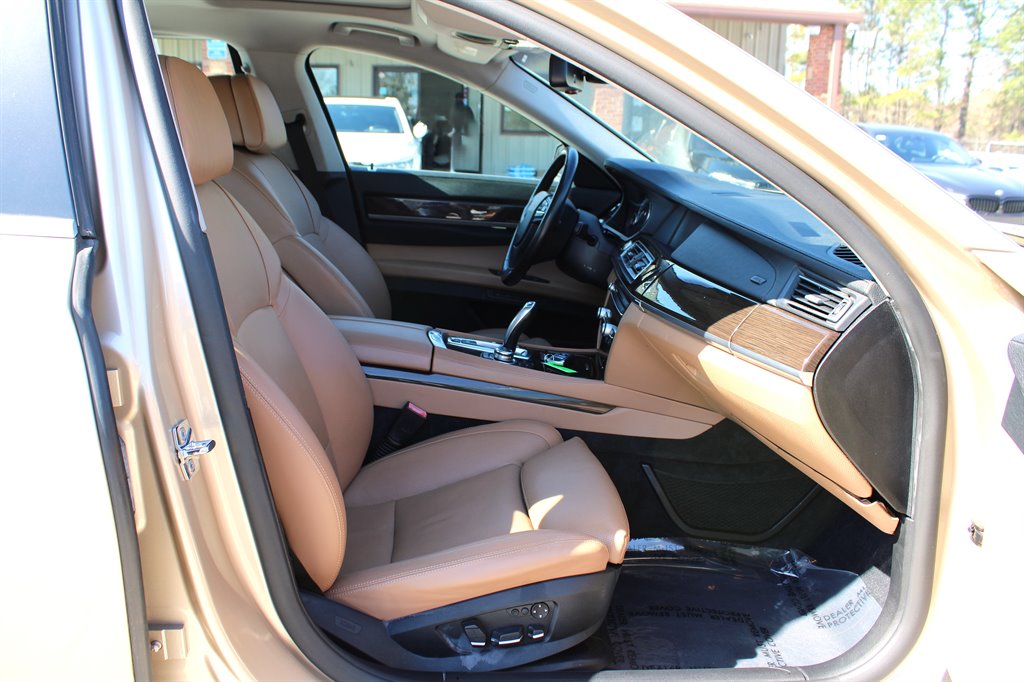 2009 BMW 7-Series 750Li photo