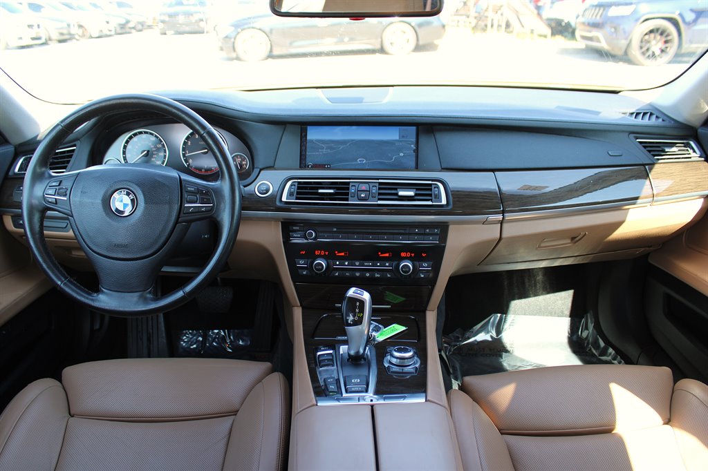 2009 BMW 7-Series 750Li photo