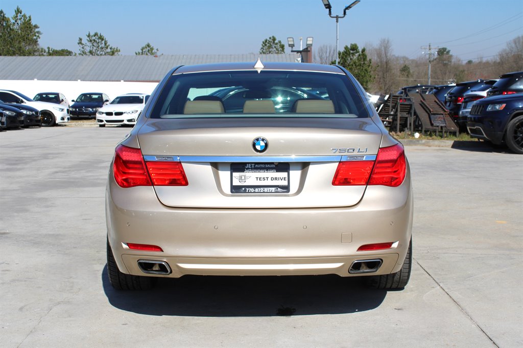 2009 BMW 7-Series 750Li photo