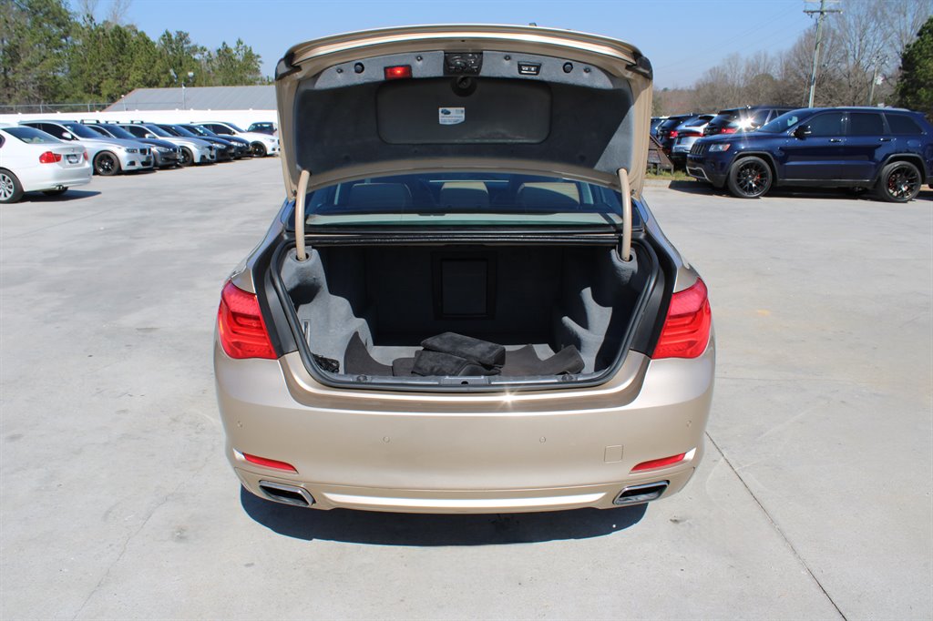 2009 BMW 7-Series 750Li photo