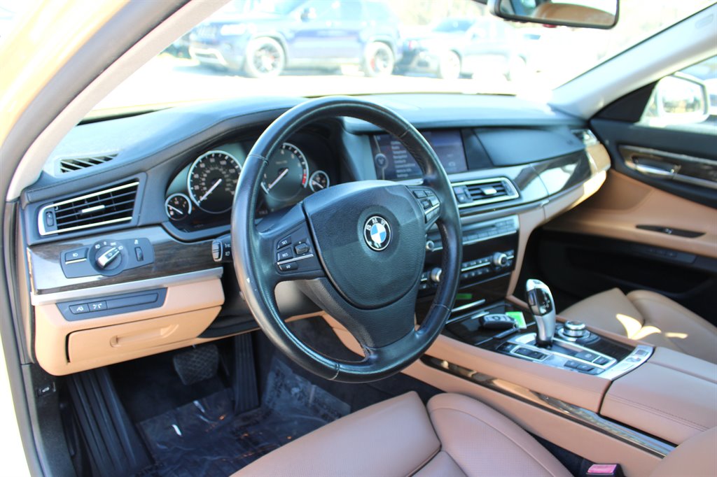 2009 BMW 7-Series 750Li photo