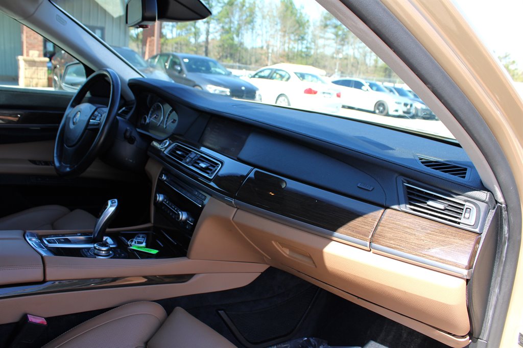 2009 BMW 7-Series 750Li photo