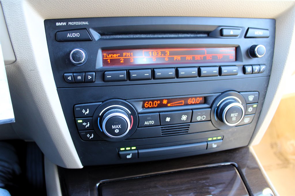 2009 BMW 3-Series 328i photo