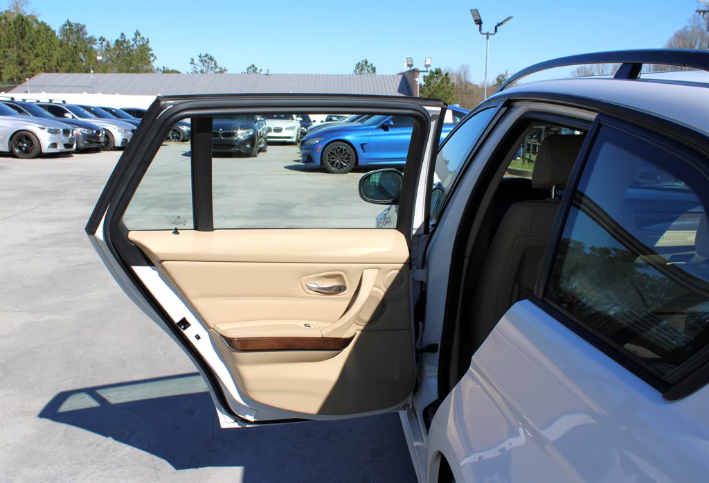 2009 BMW 3-Series 328i photo