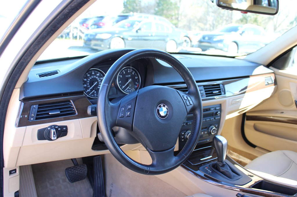 2009 BMW 3-Series 328i photo