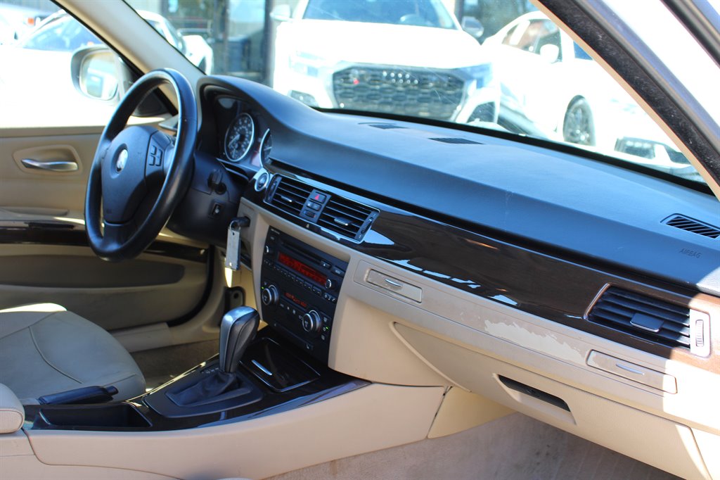 2009 BMW 3-Series 328i photo