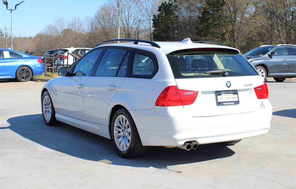 2009 BMW 3-Series 328i photo