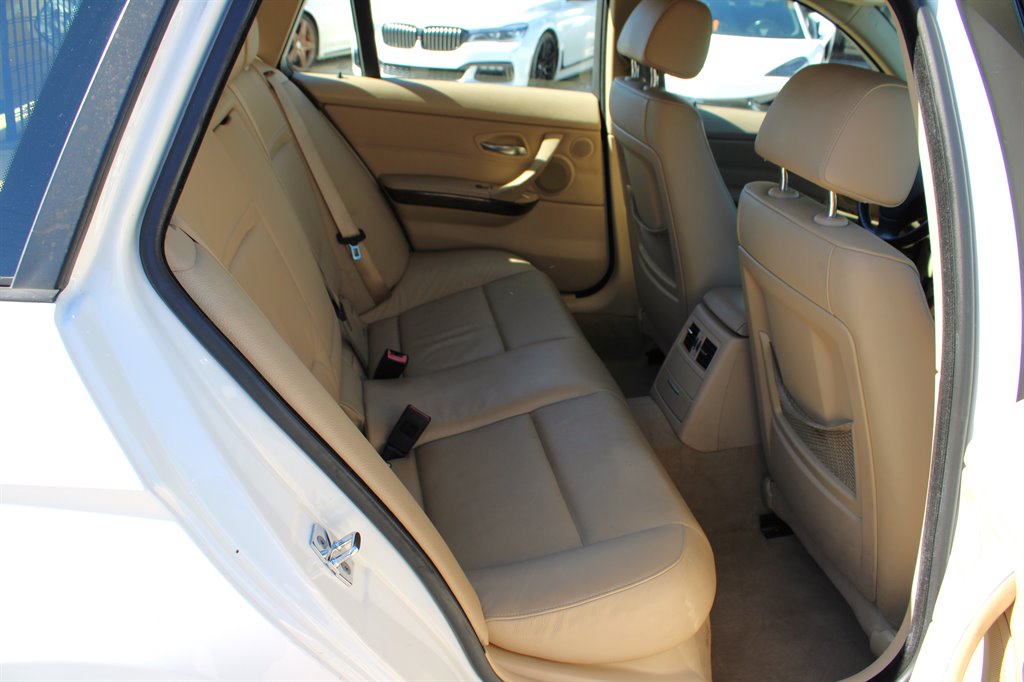 2009 BMW 3-Series 328i photo