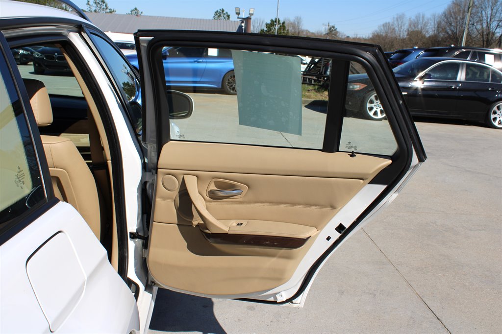 2009 BMW 3-Series 328i photo