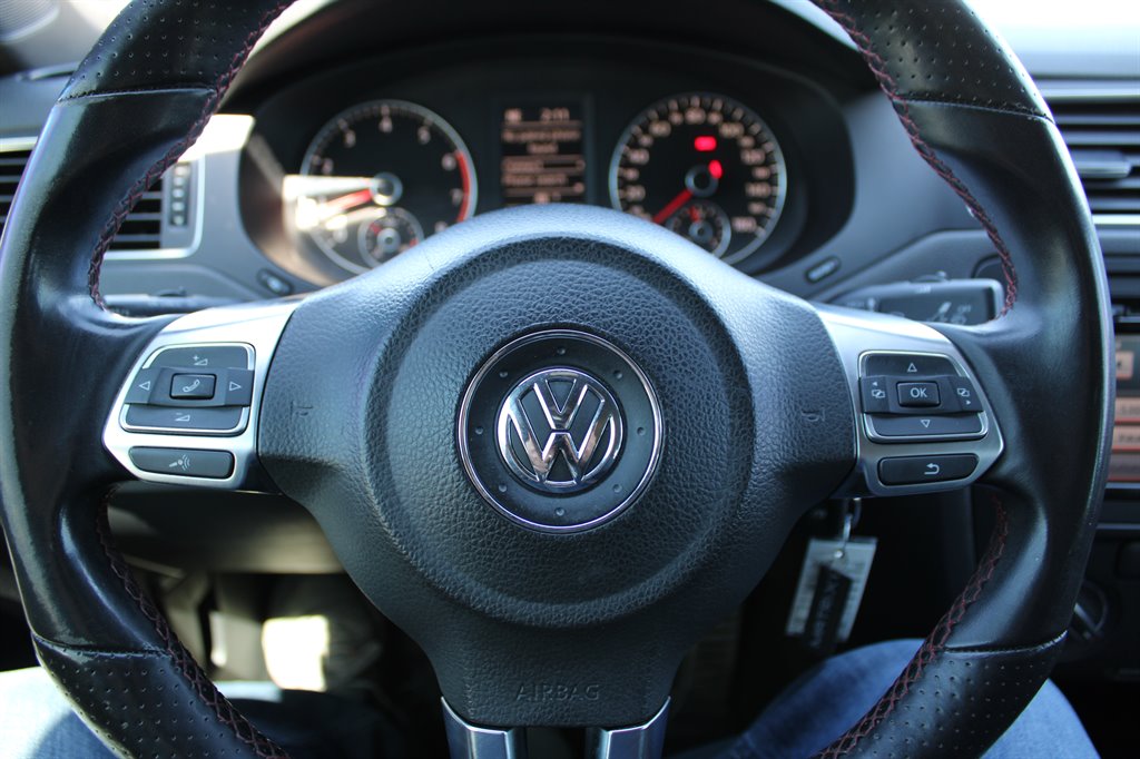 2012 Volkswagen Jetta GLI PZEV photo
