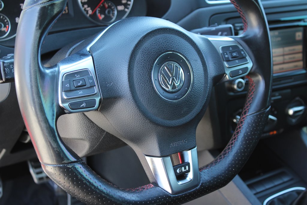 2012 Volkswagen Jetta GLI PZEV photo