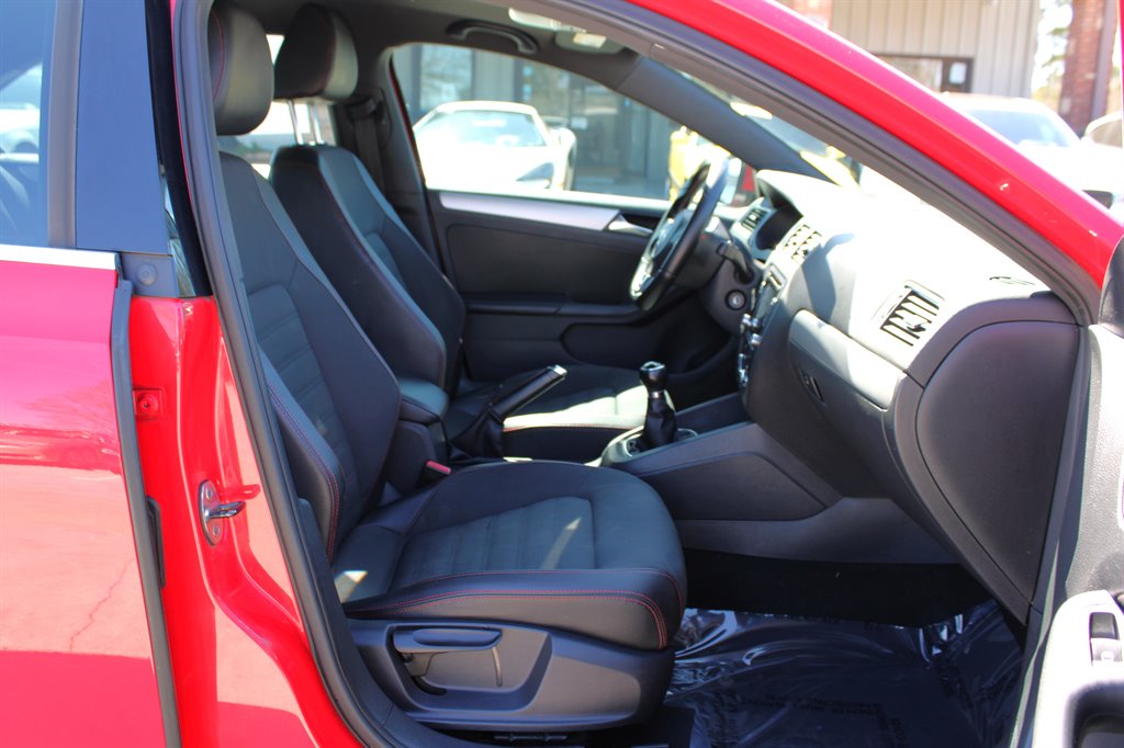 2012 Volkswagen Jetta GLI PZEV photo