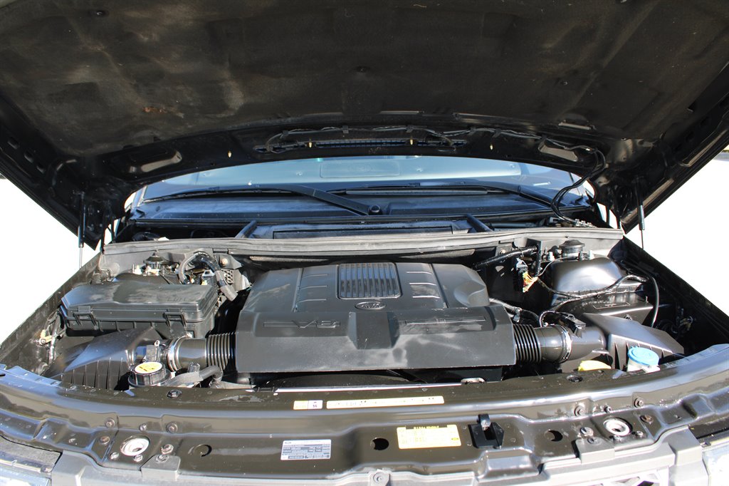 2010 Land Rover Range Rover HSE photo