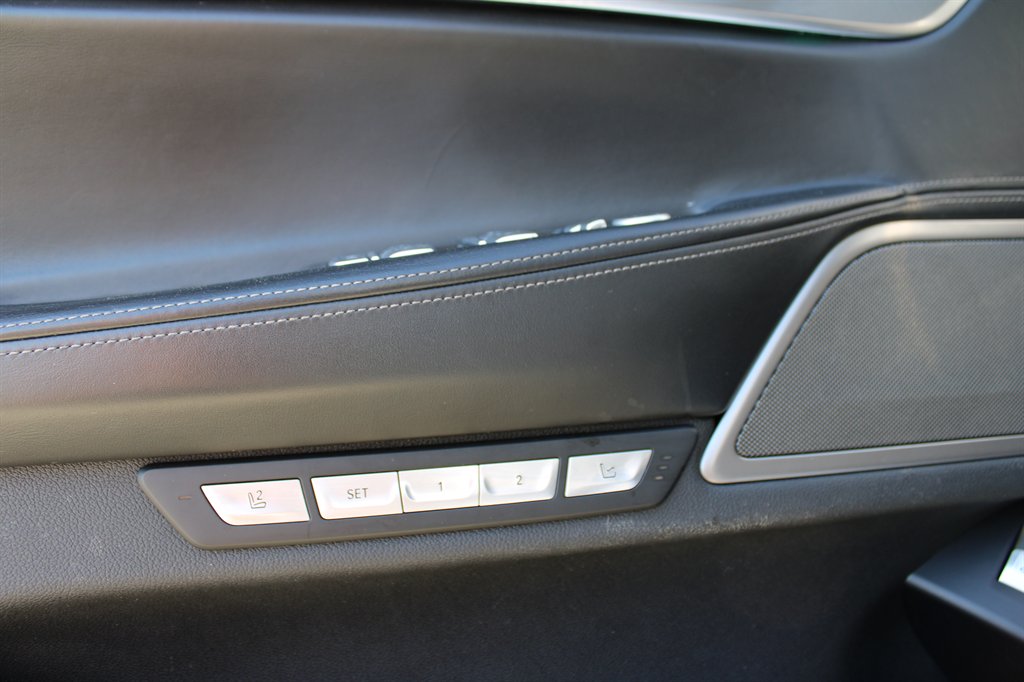 2016 BMW 7-Series 750xi photo