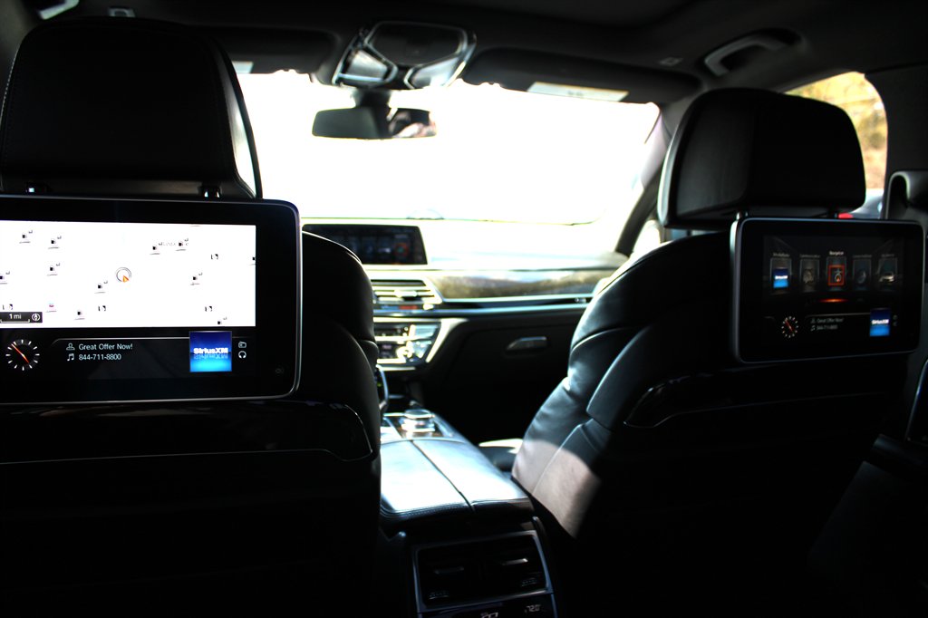 2016 BMW 7-Series 750xi photo