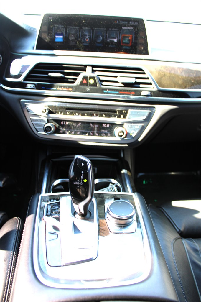 2016 BMW 7-Series 750xi photo