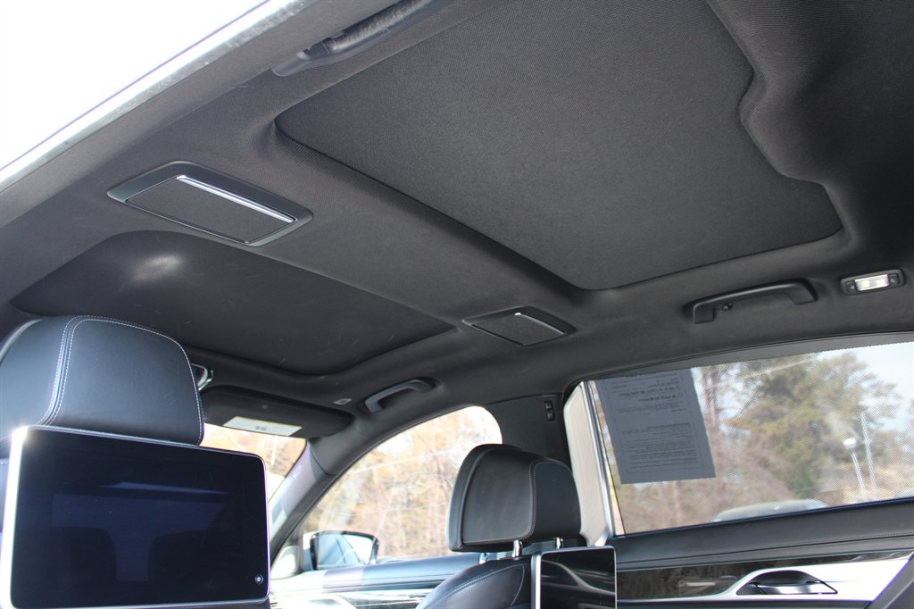 2016 BMW 7-Series 750xi photo