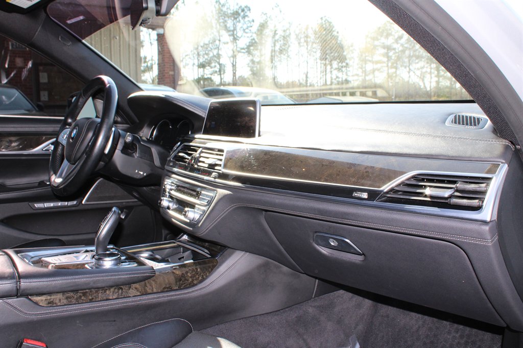 2016 BMW 7-Series 750xi photo