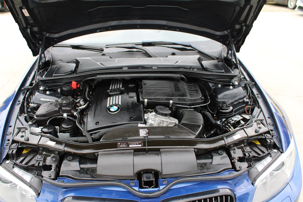 2013 BMW Legend 335is photo