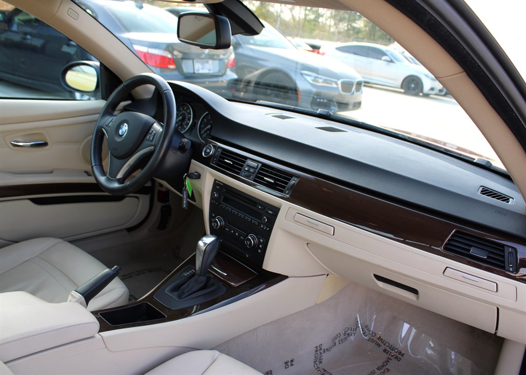 2009 BMW 3-Series 328i photo