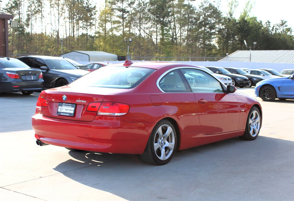 2009 BMW 3-Series 328i photo