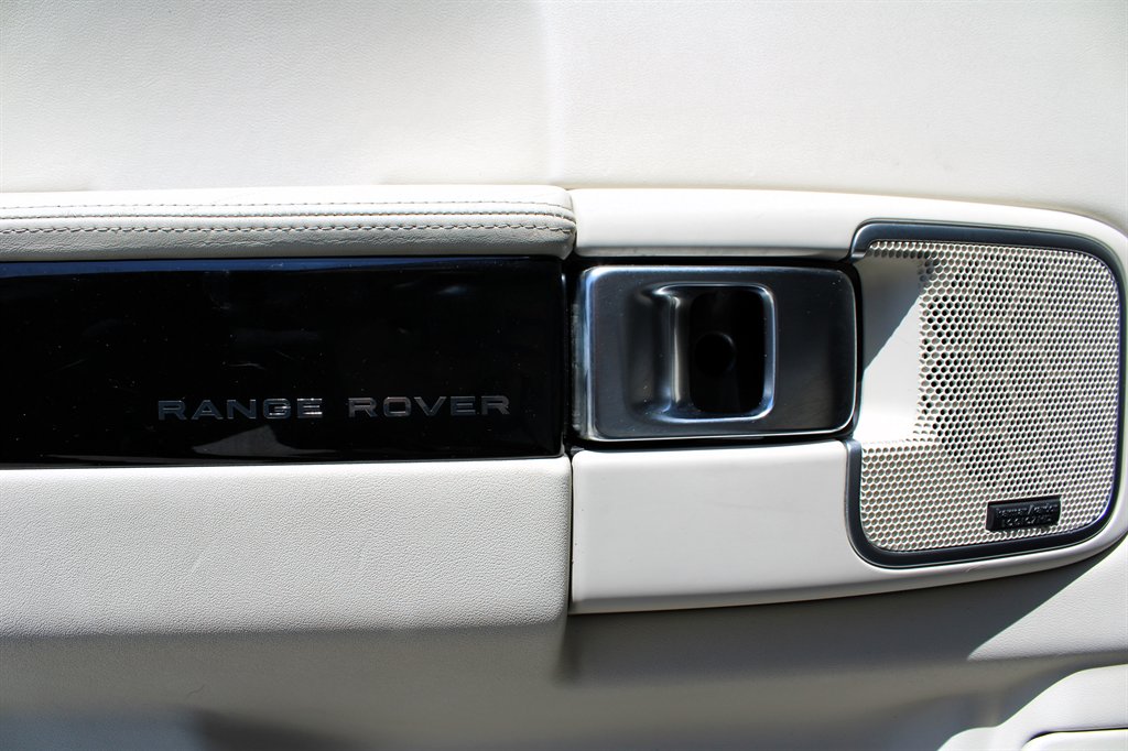 2012 Land Rover Range Rover HSE LUX photo