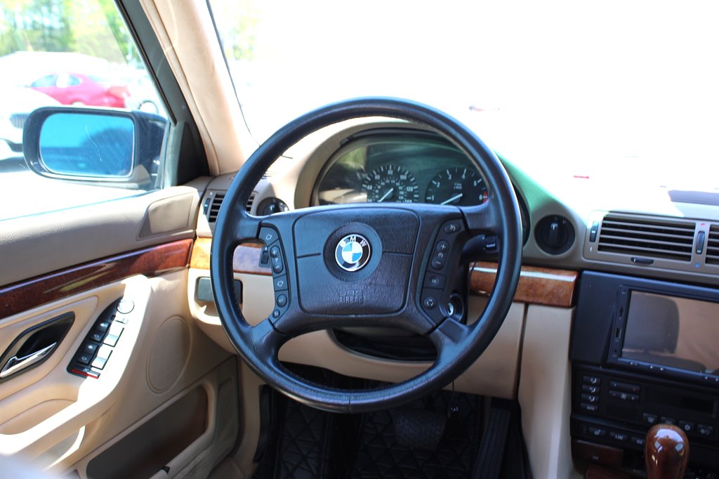 2001 BMW 7-Series 740iL photo