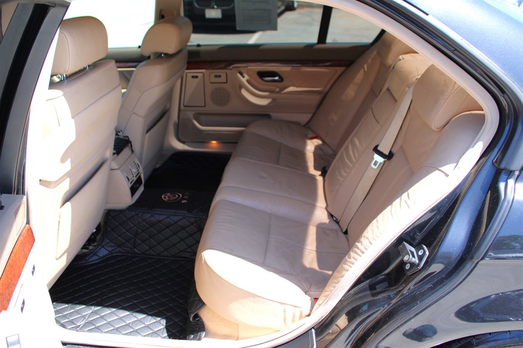 2001 BMW 7-Series 740iL photo