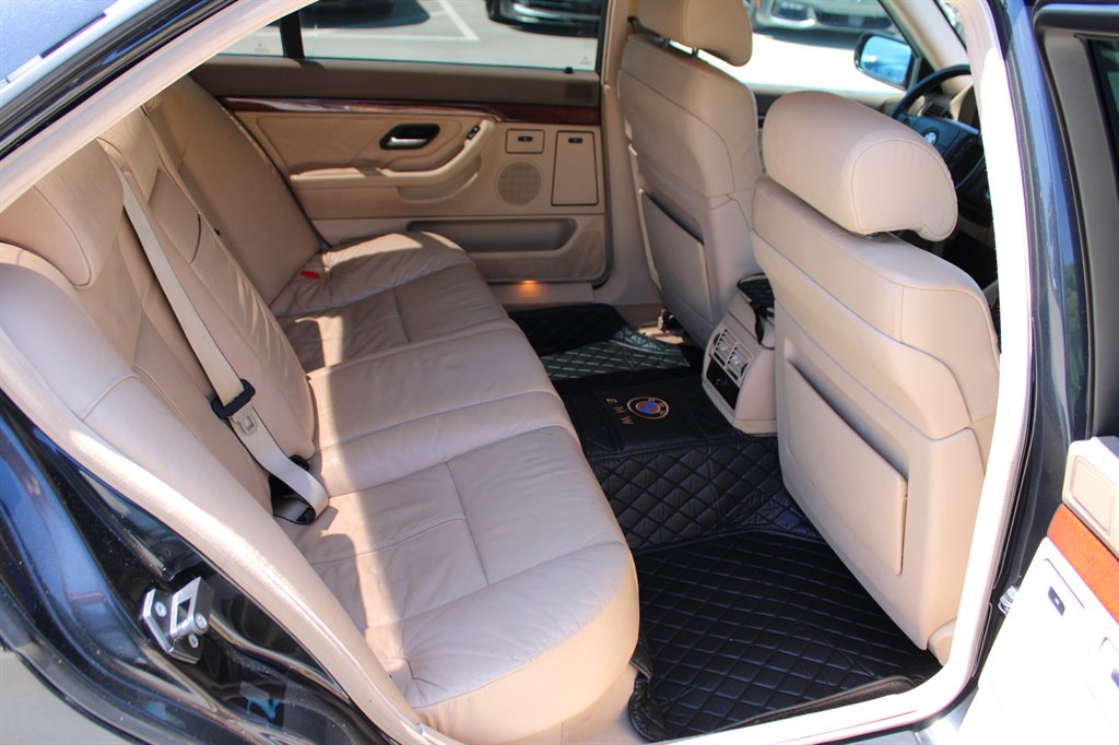 2001 BMW 7-Series 740iL photo