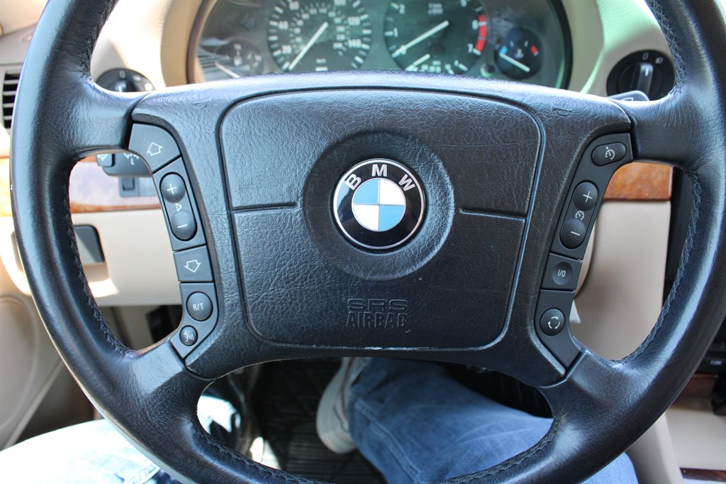 2001 BMW 7-Series 740iL photo