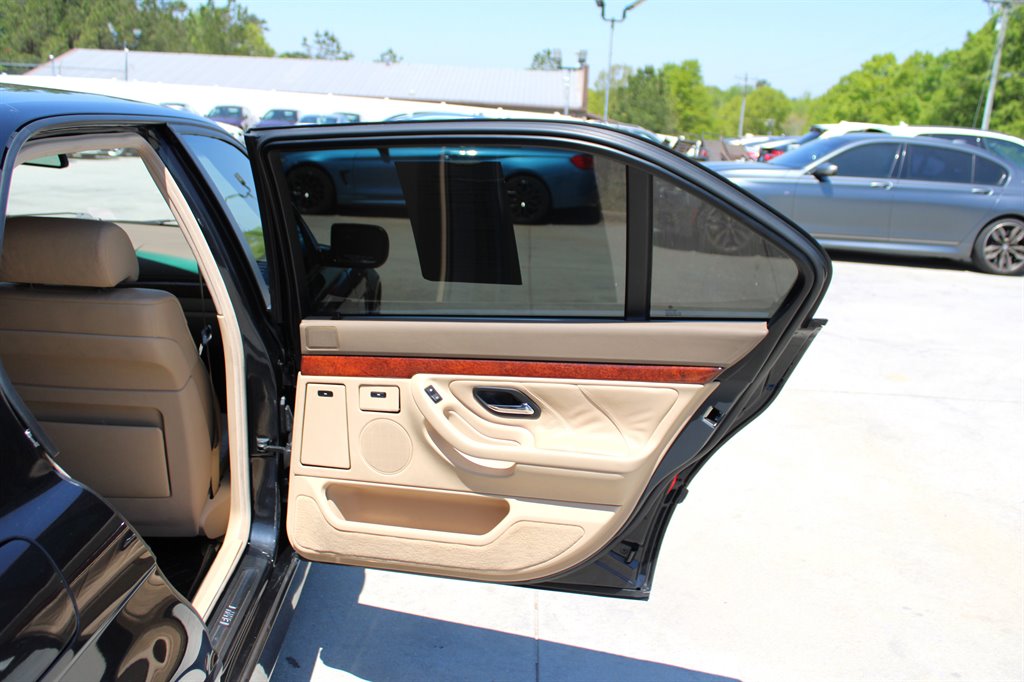2001 BMW 7-Series 740iL photo