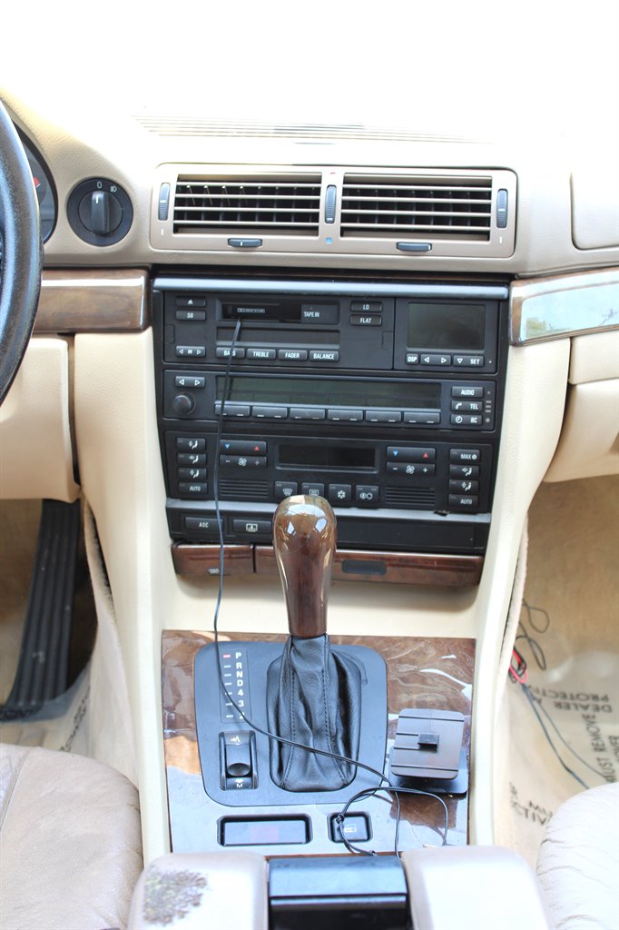 1998 BMW 7-Series 740iL photo