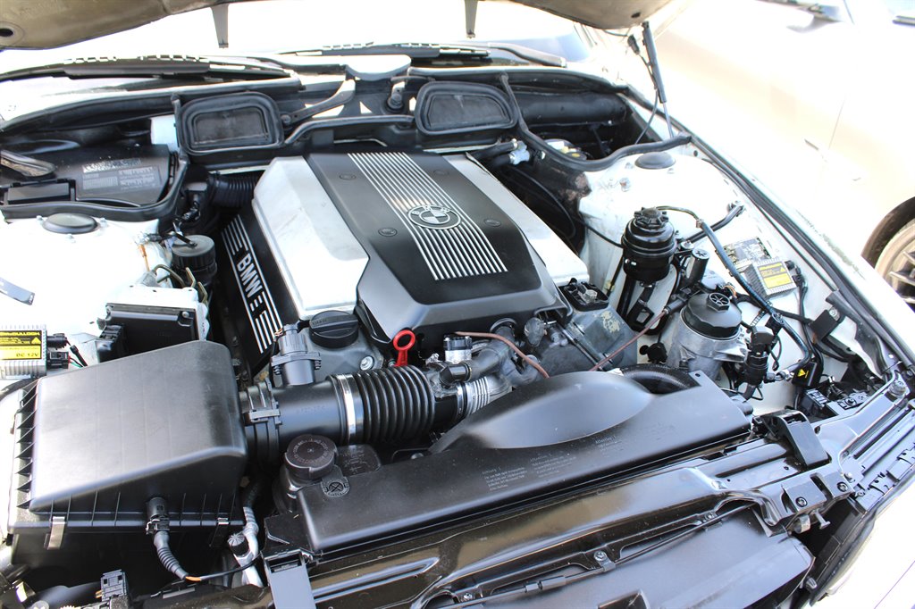 1998 BMW 7-Series 740iL photo