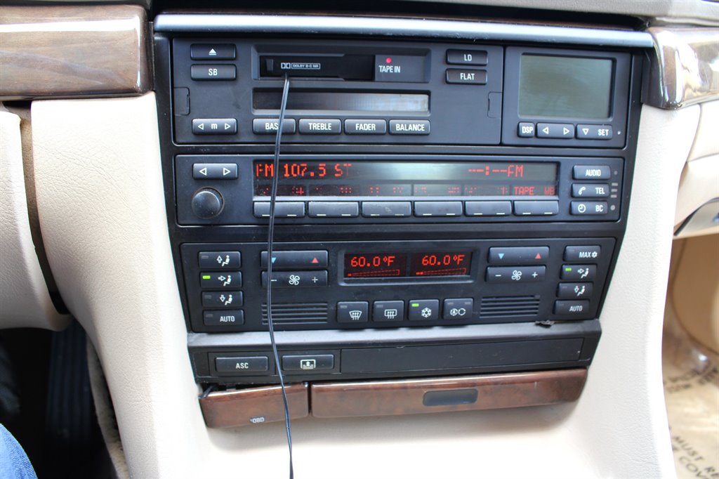 1998 BMW 7-Series 740iL photo