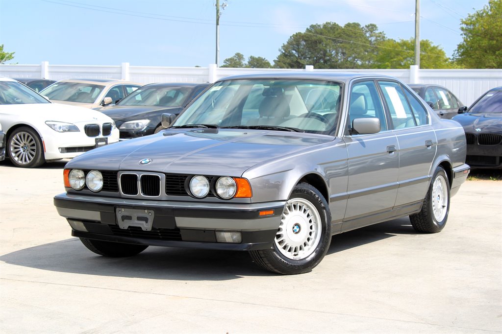 1993 BMW 5-Series 525i photo