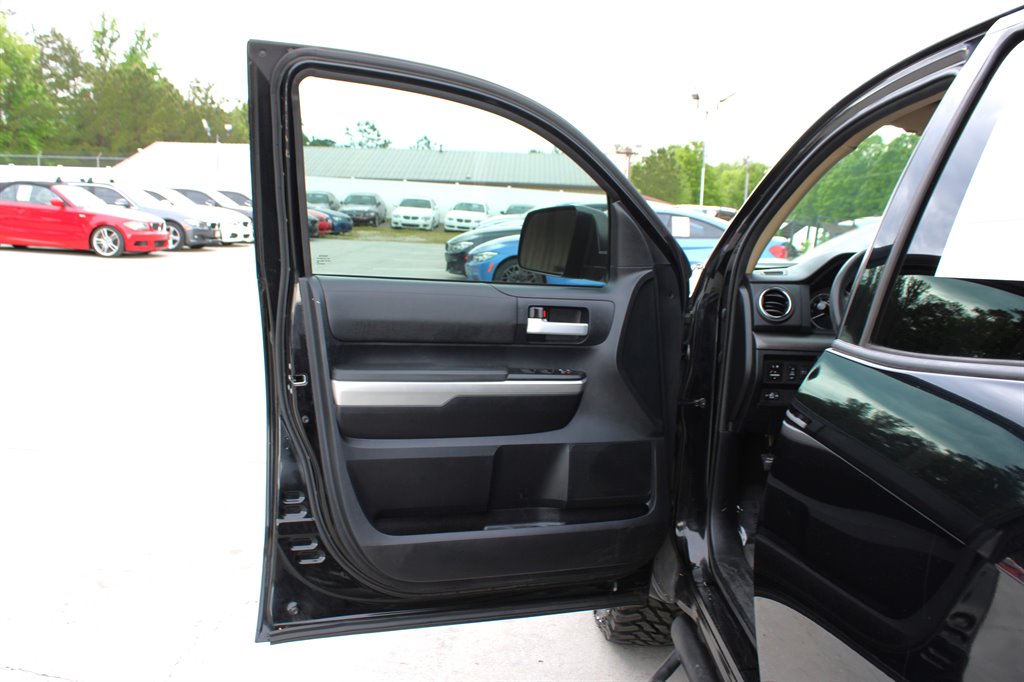 2014 Toyota Tundra SR5 photo