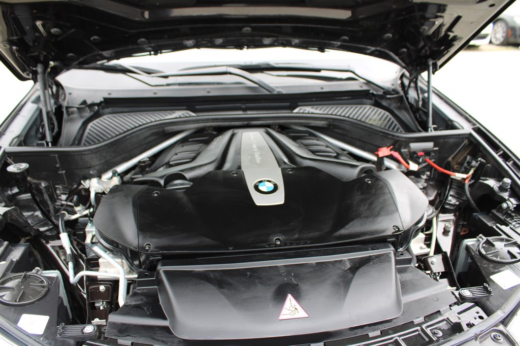 2014 BMW X5 xDrive50i photo