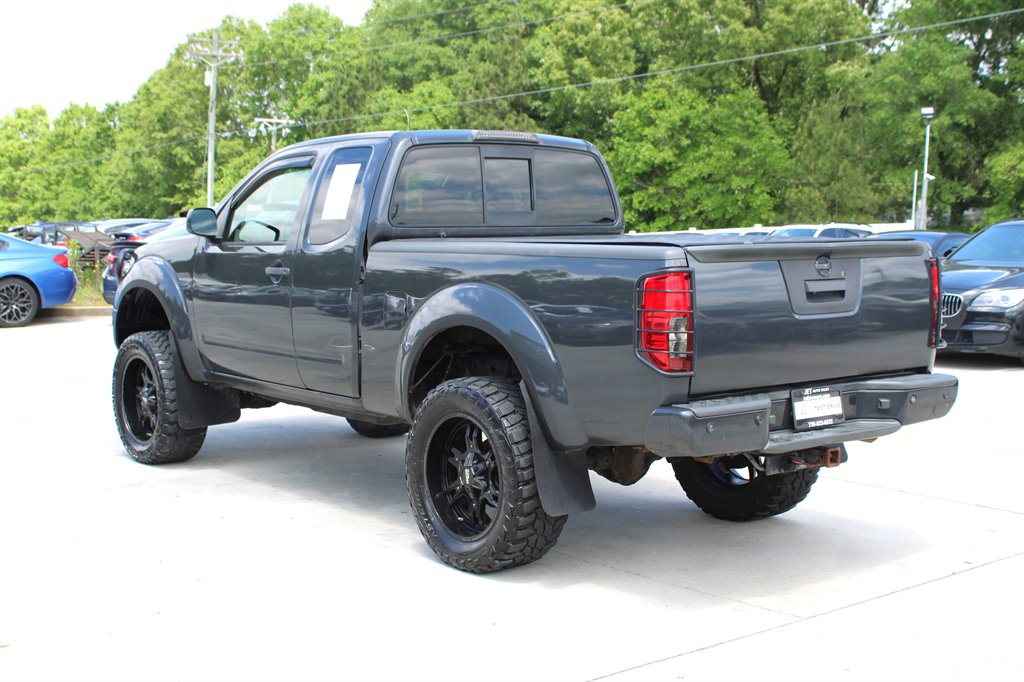 2013 Nissan Frontier SV V6 photo