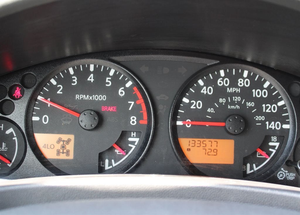 2013 Nissan Frontier SV V6 photo