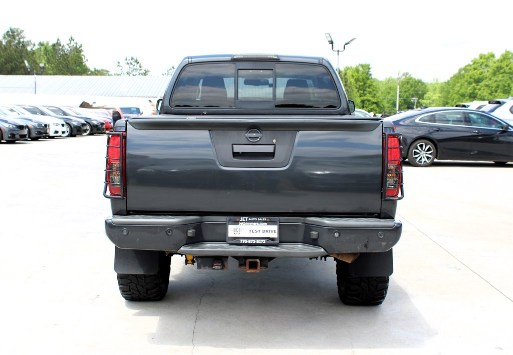 2013 Nissan Frontier SV V6 photo