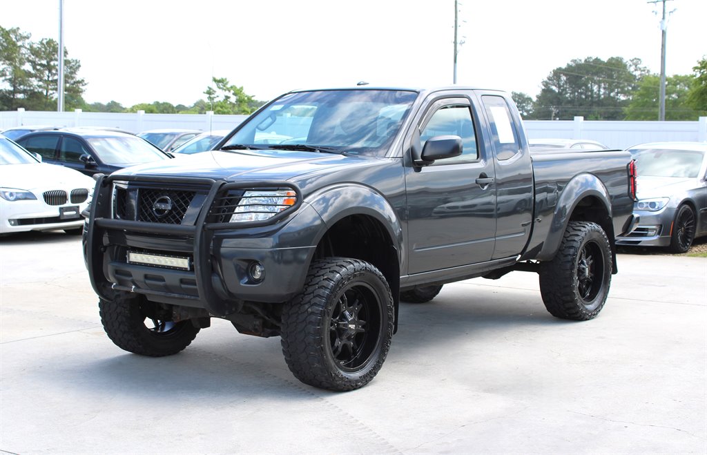 2013 Nissan Frontier SV V6 photo