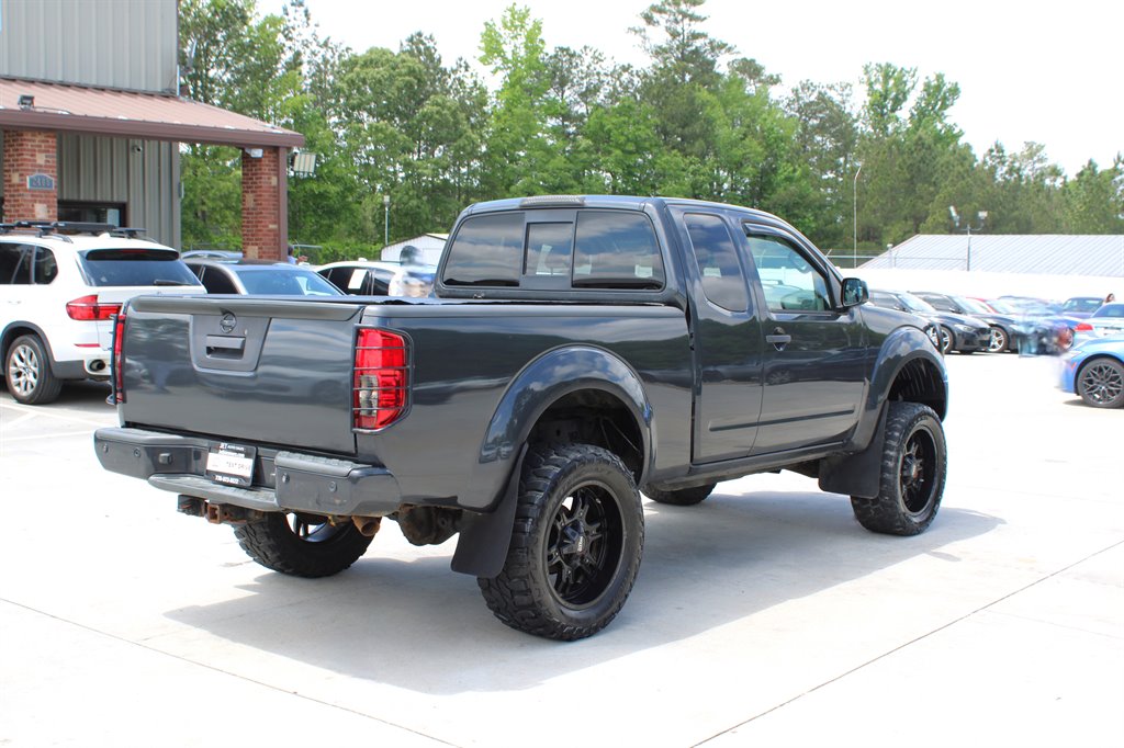 2013 Nissan Frontier SV V6 photo